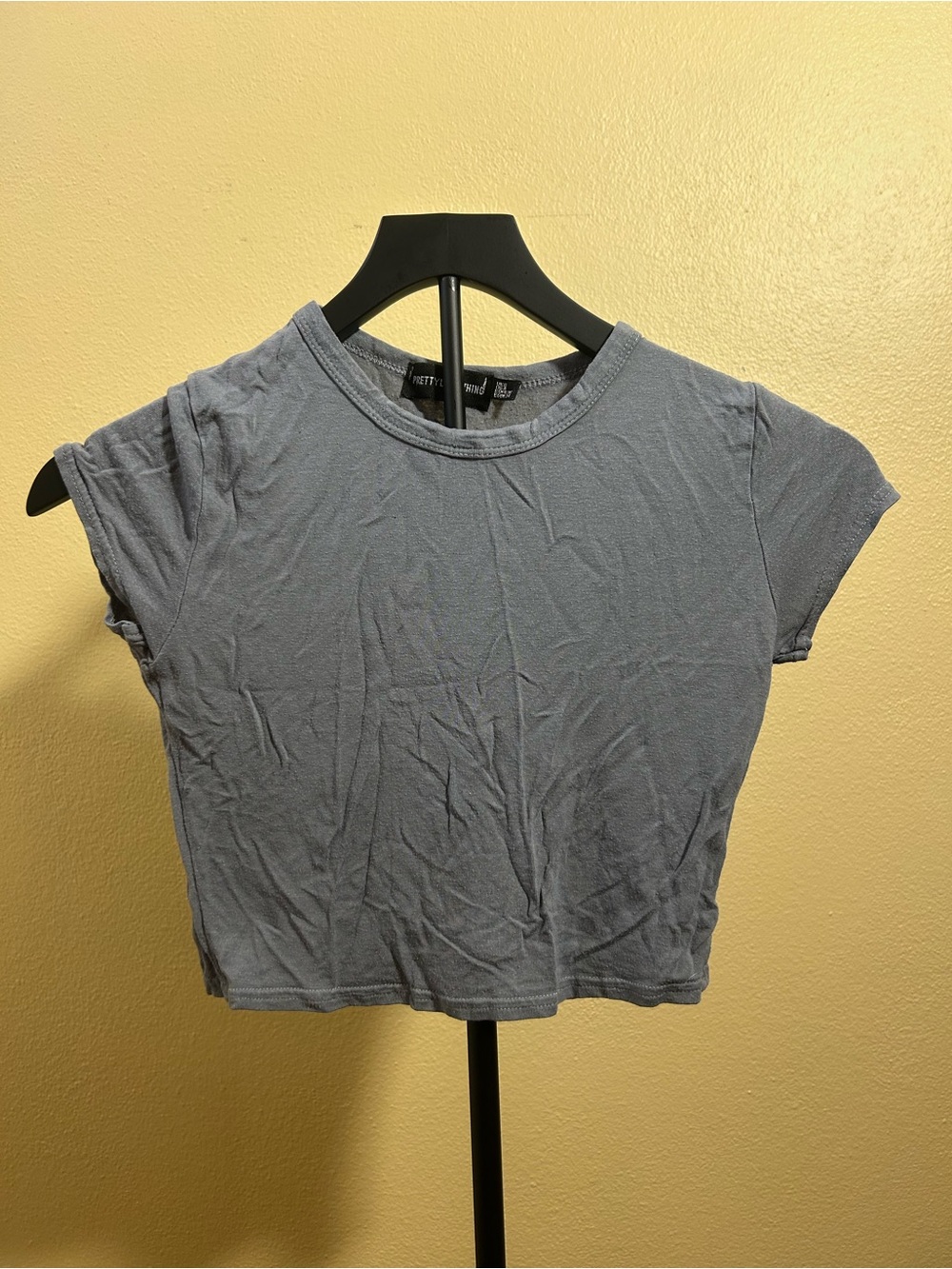 PrettyLittleThing Washed Grey Crop Tee